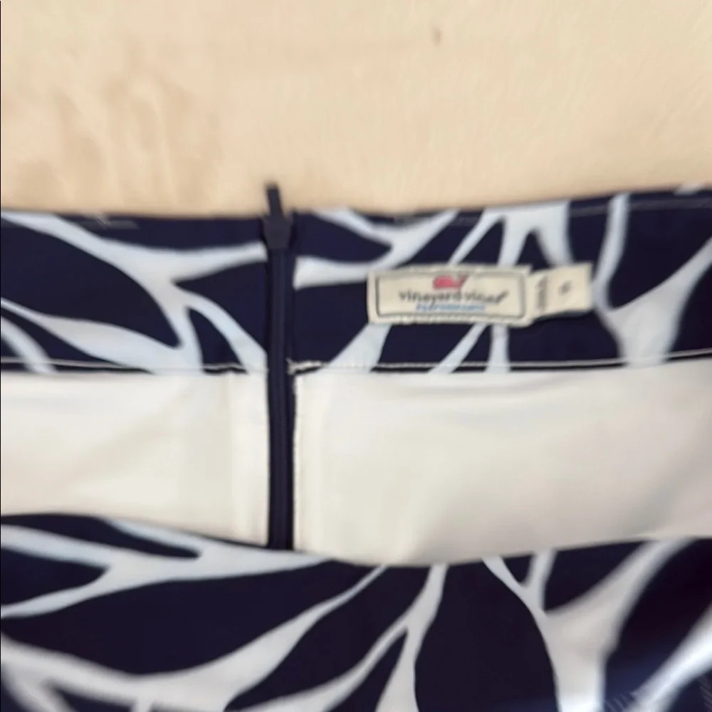 Vineyard Vines Navy& White skirt - Picture 5 of 5